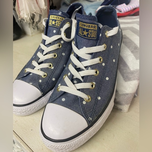Converse Shoes - Converse size 5
